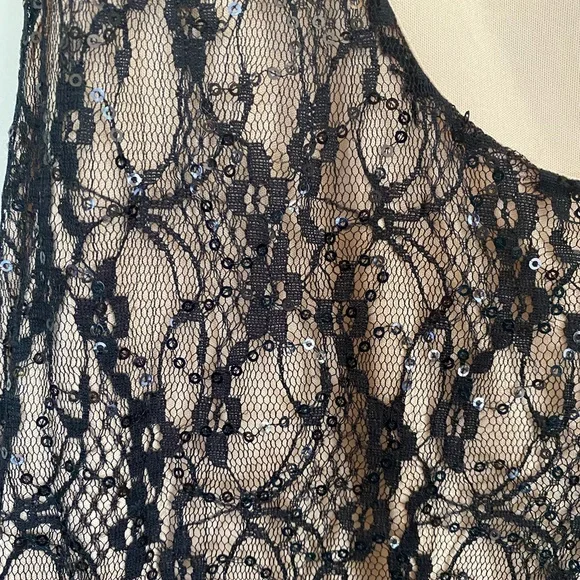 Black lace sequin top - Picture 2 of 5